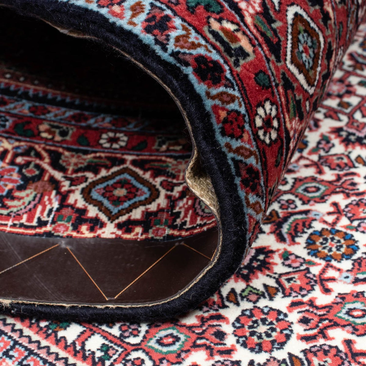 Tapis persan - Bidjar - 215 x 128 cm - rouge clair