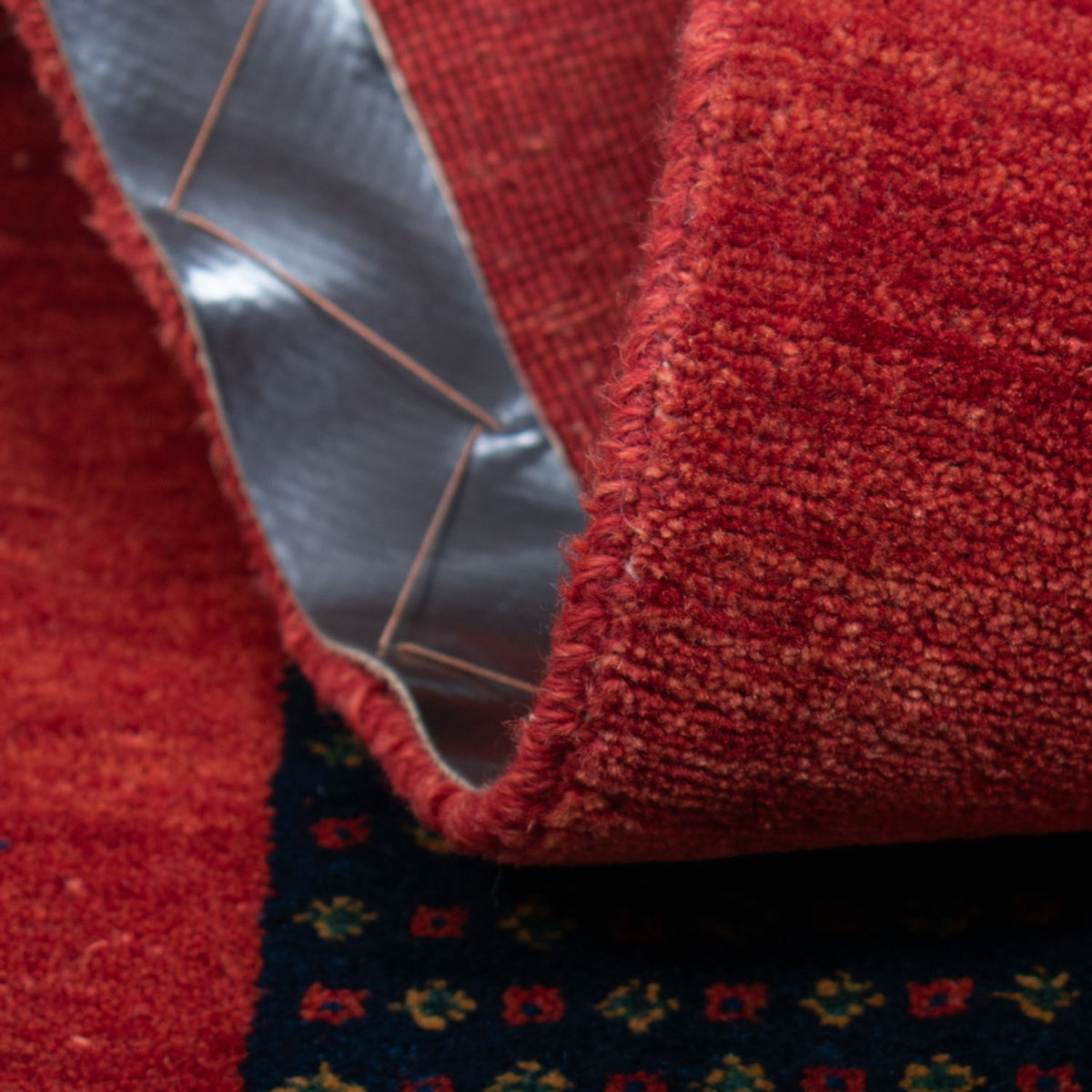 Tapis Gabbeh - Loribaft Persan - 136 x 82 cm - rouge