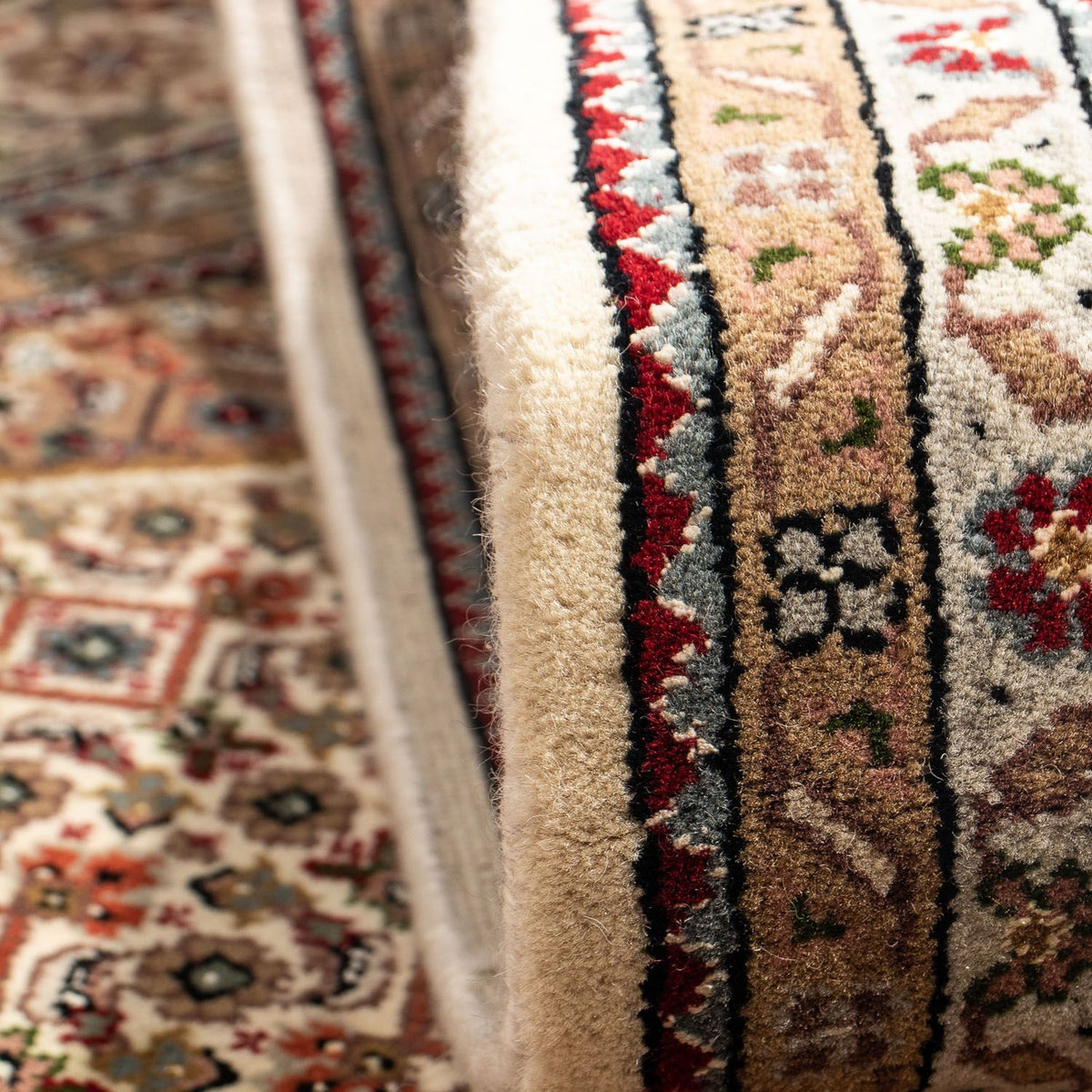 Tapis persan - Tabriz - 239 x 172 cm - beige