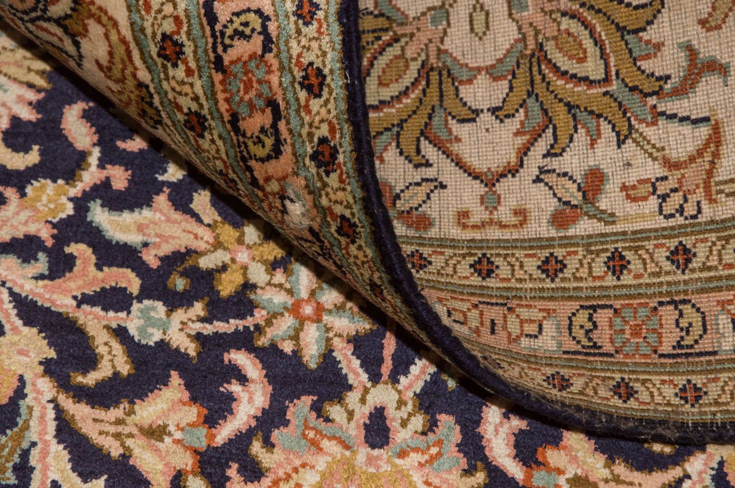 Tapis en soie - Soie du Cachemire - 285 x 183 cm - bleu foncé