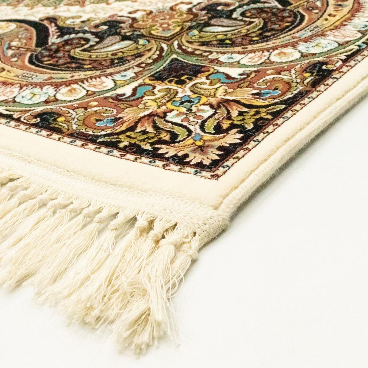 Tapis persan Nesrin