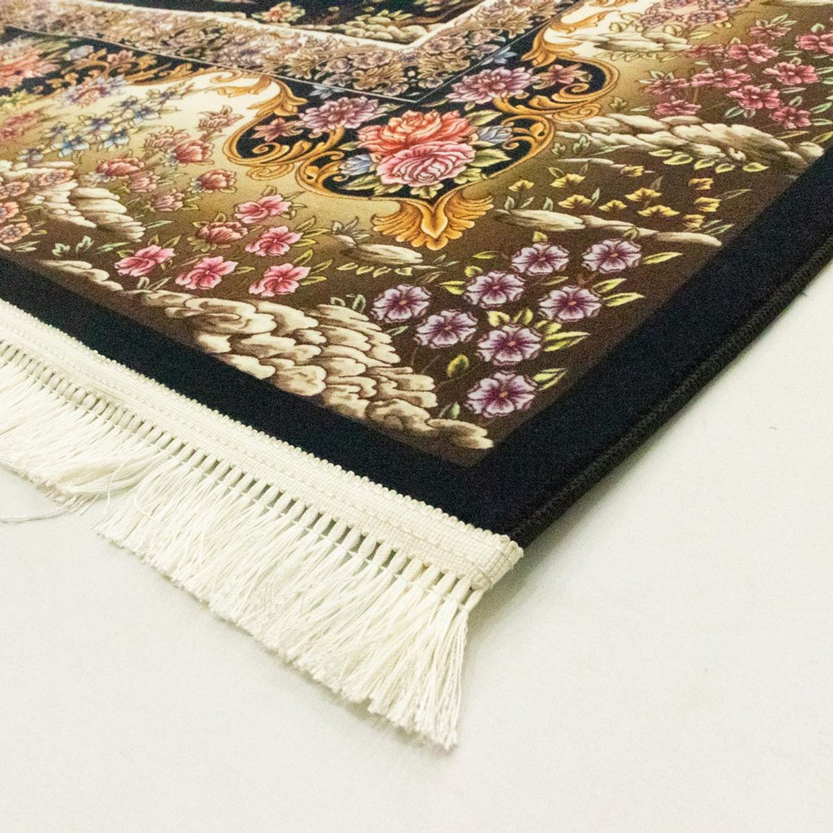 Tapis persan Manucher