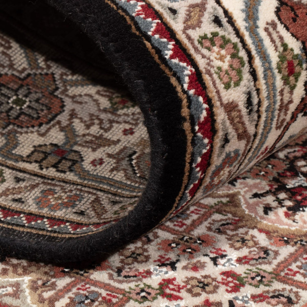 Tapis oriental - Tabriz - 196 x 141 cm - gris foncé