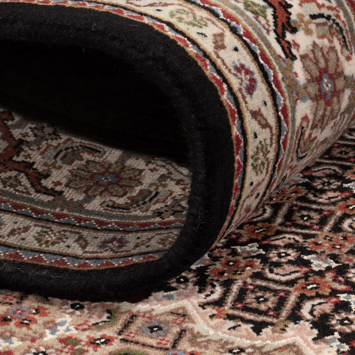 Tapis oriental - Tabriz - 204 x 142 cm - gris foncé