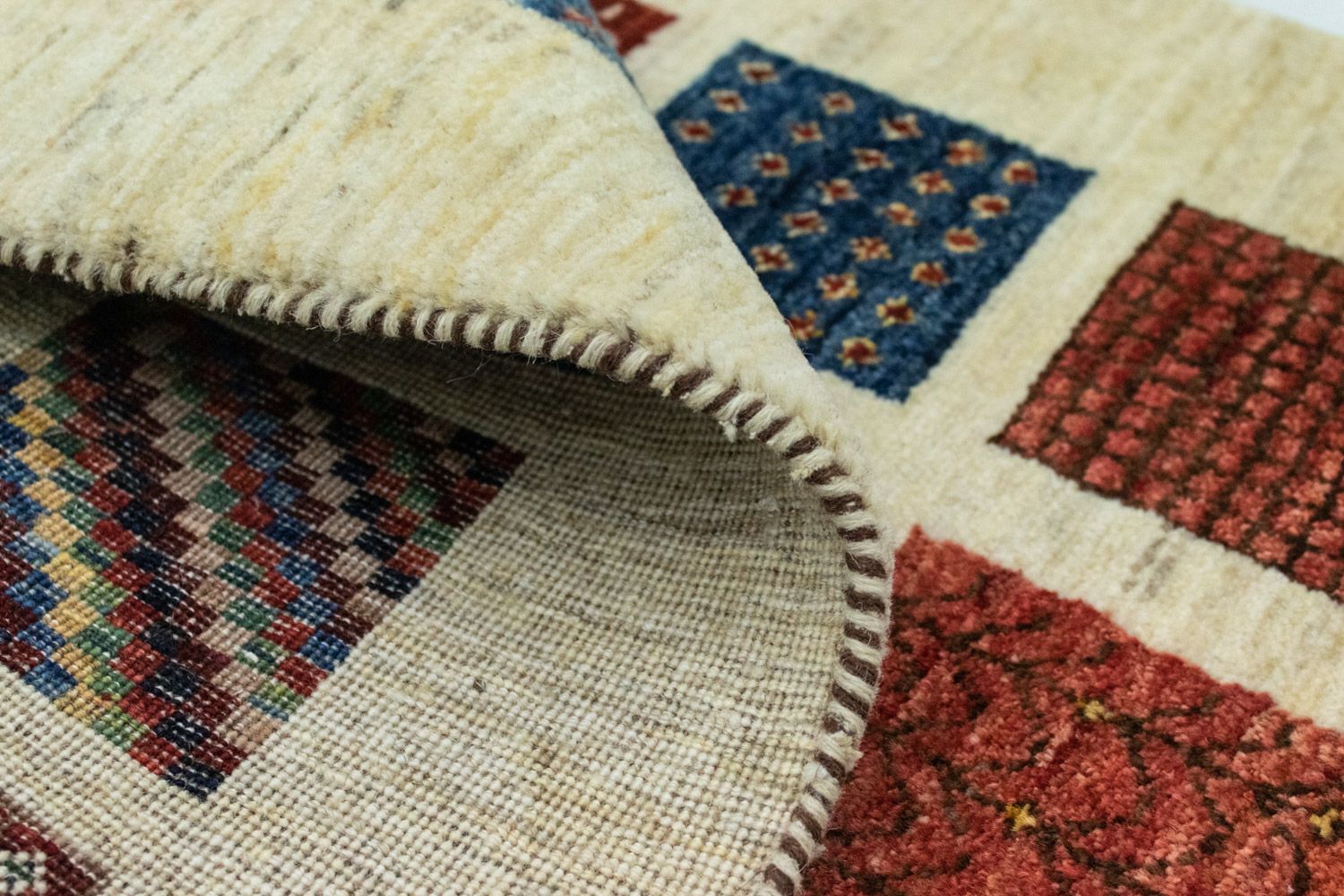 Tapis Gabbeh - Loribaft Persan - 132 x 86 cm - multicolore