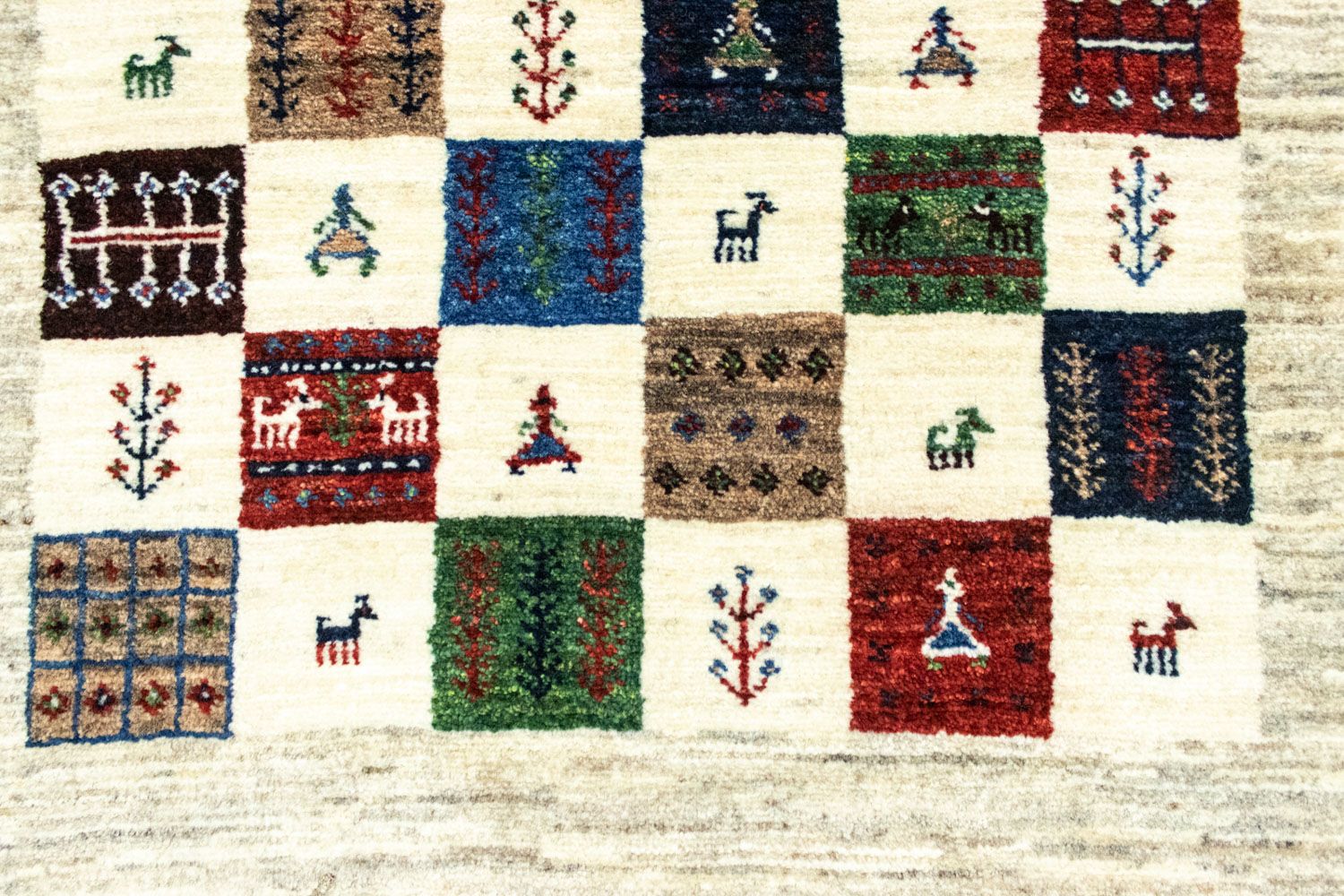 Tapis Gabbeh - Loribaft Persan - 125 x 82 cm - colorée