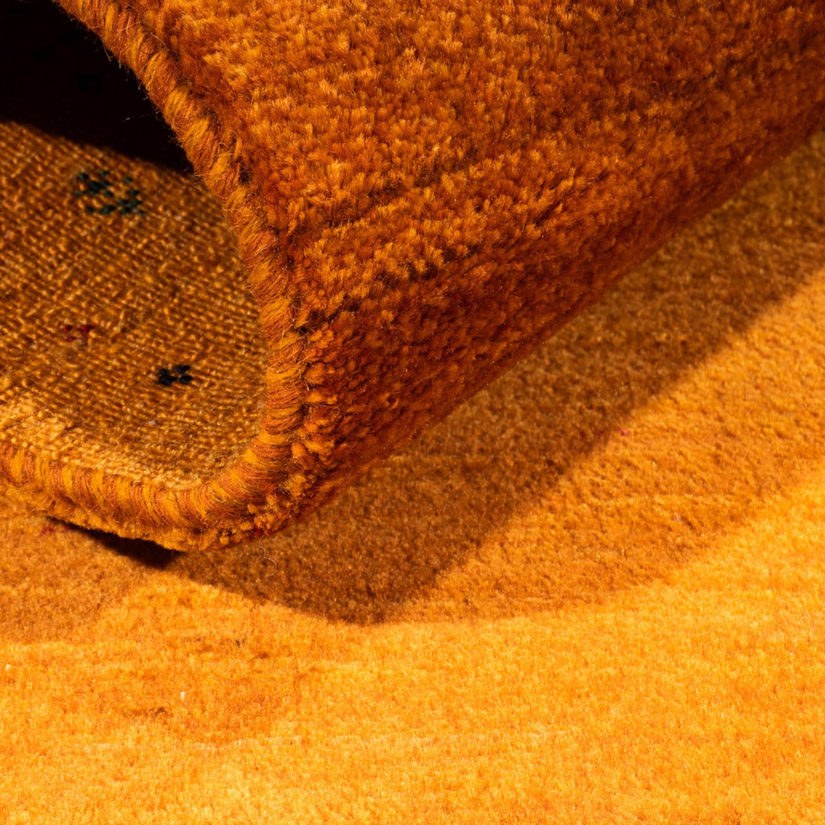 Tapis Gabbeh - Loribaft Persan - 101 x 80 cm - or