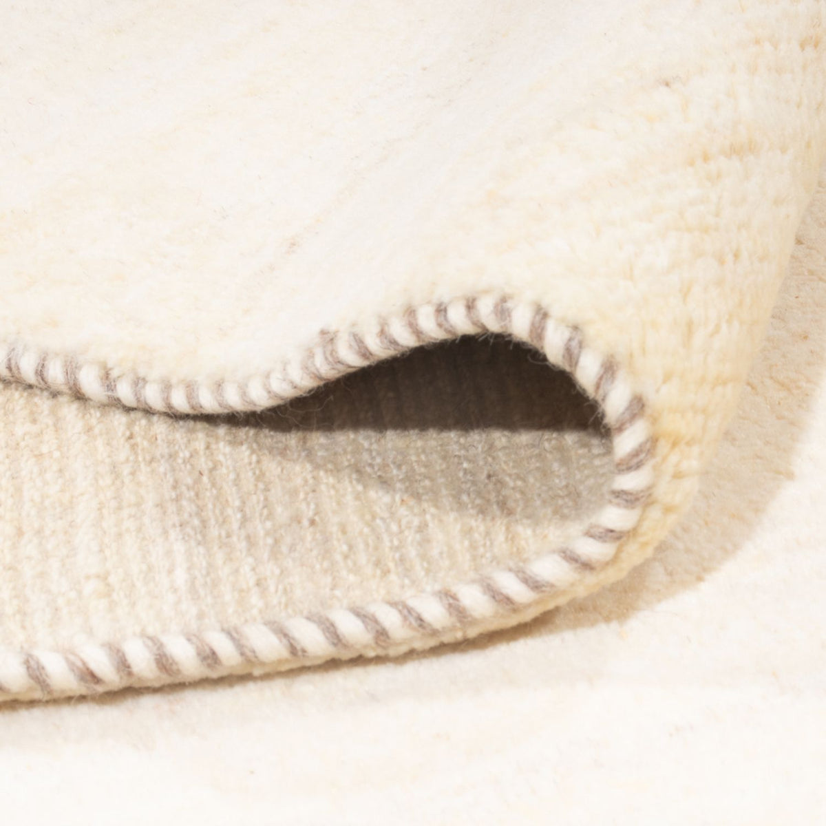 Tapis Gabbeh - Persan - 244 x 185 cm - blanc