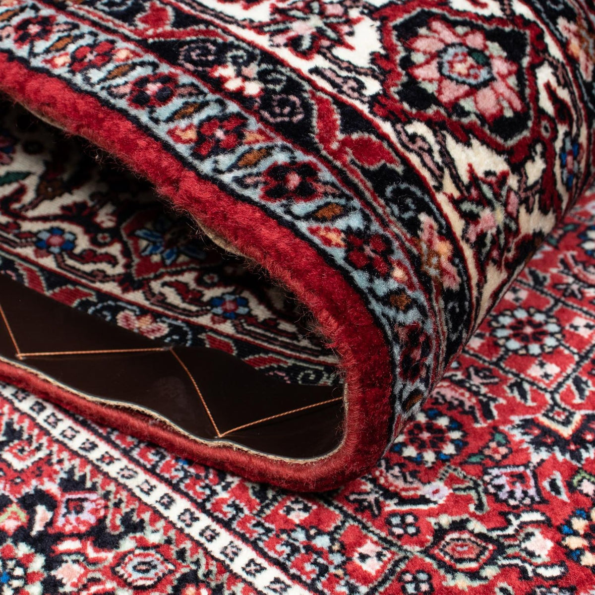 Tapis persan - Bidjar - 209 x 132 cm - rouge clair