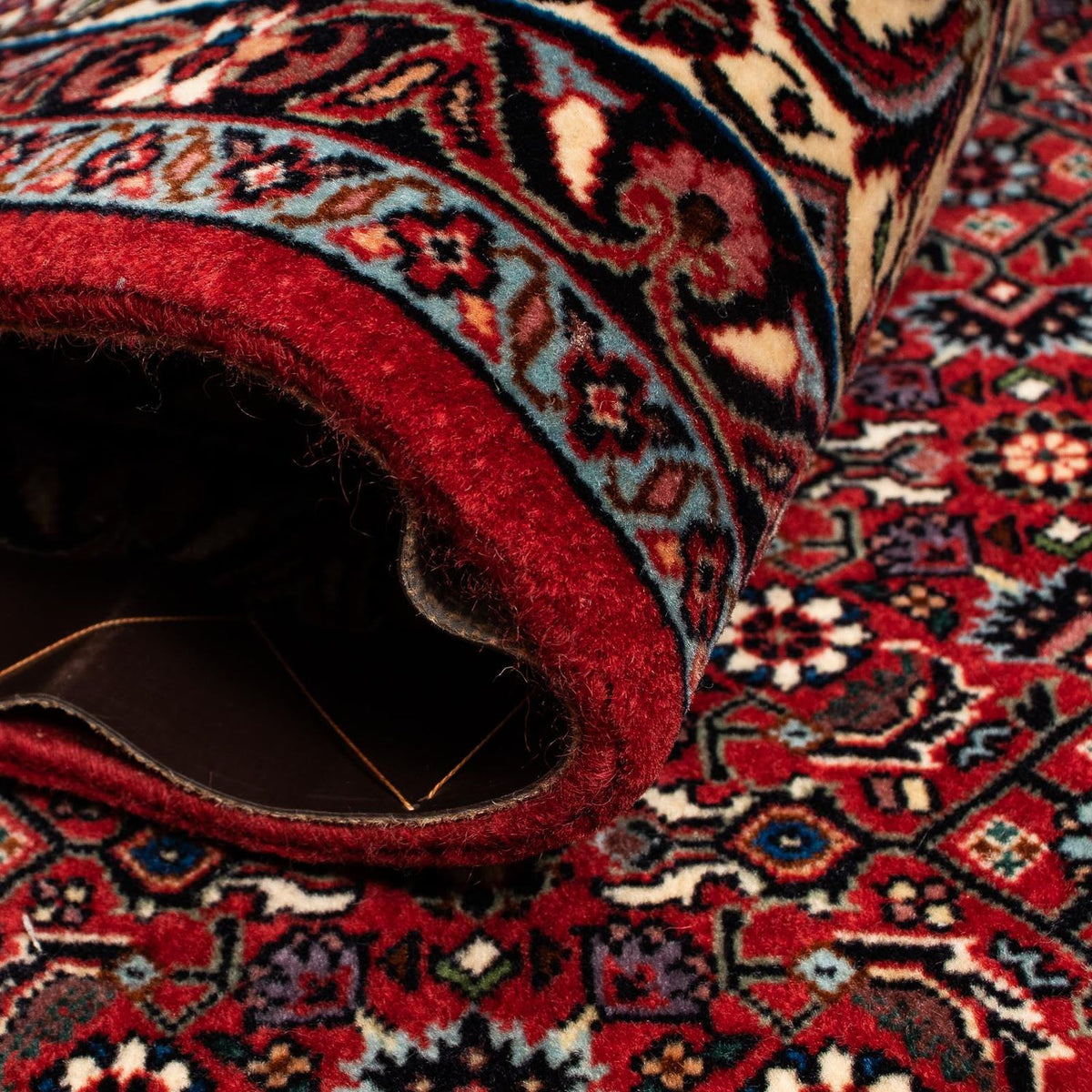 Tapis persan - Bidjar - 242 x 203 cm - rouge foncé