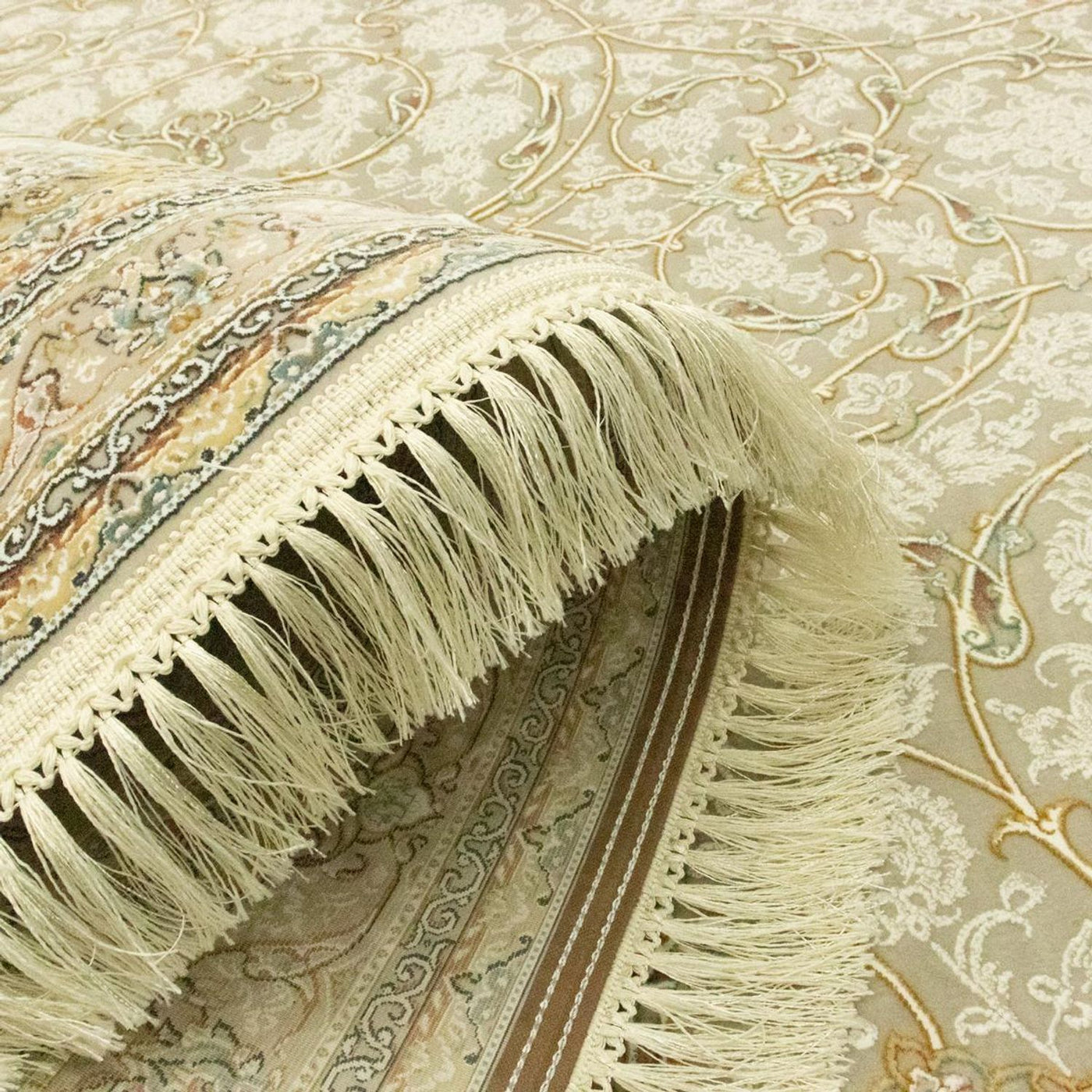 Tapis persan Barfin